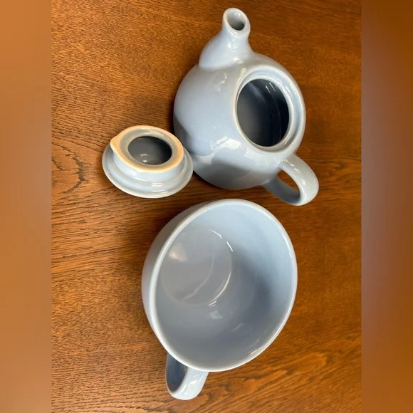 Pier One Tea steeper w/lid and pour spout and large tea cup. Pale blue. Perfect. - Picture 6 of 6